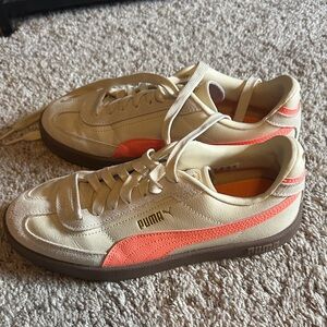 Puma Men’s Beige and Coral Accent Sneakers